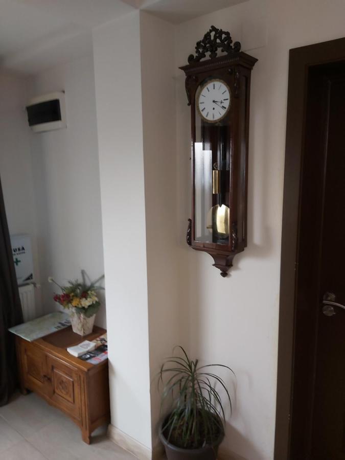 Alexander House Hotel Deva Ngoại thất bức ảnh