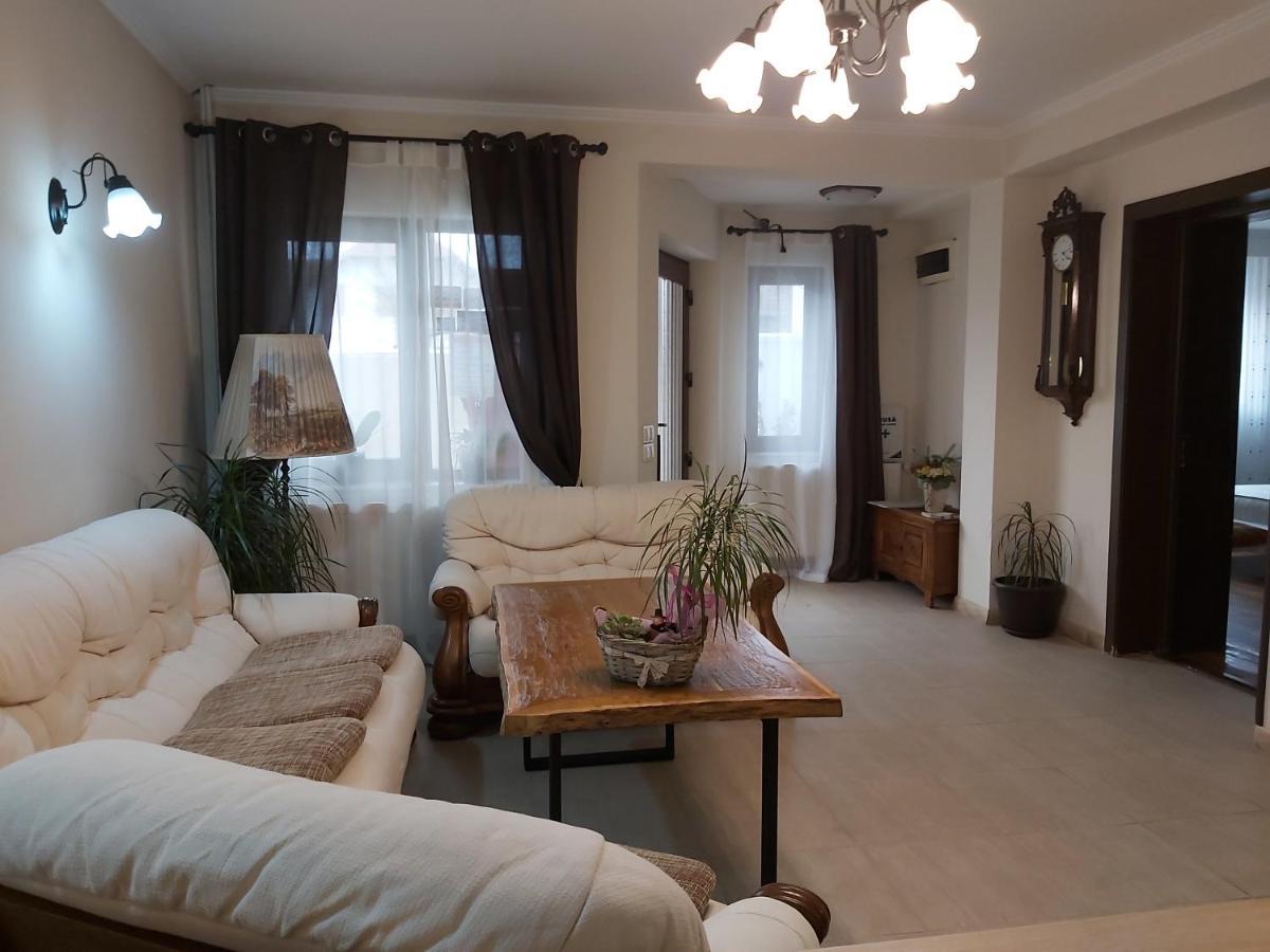Alexander House Hotel Deva Ngoại thất bức ảnh