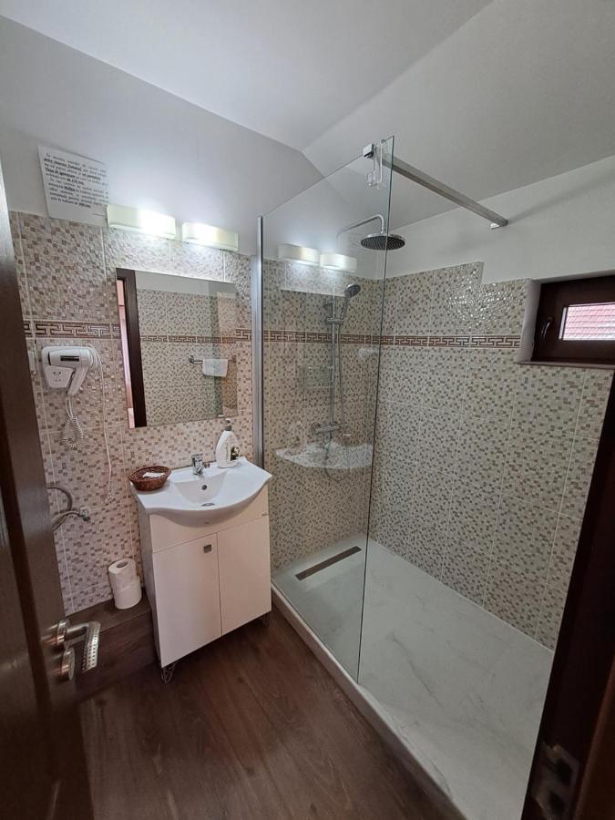 Alexander House Hotel Deva Ngoại thất bức ảnh