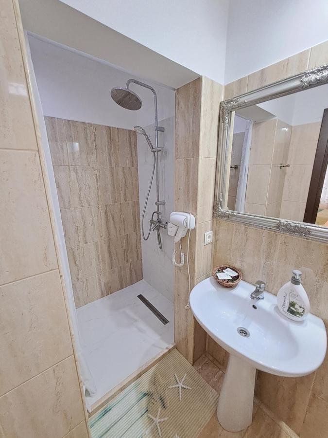 Alexander House Hotel Deva Ngoại thất bức ảnh
