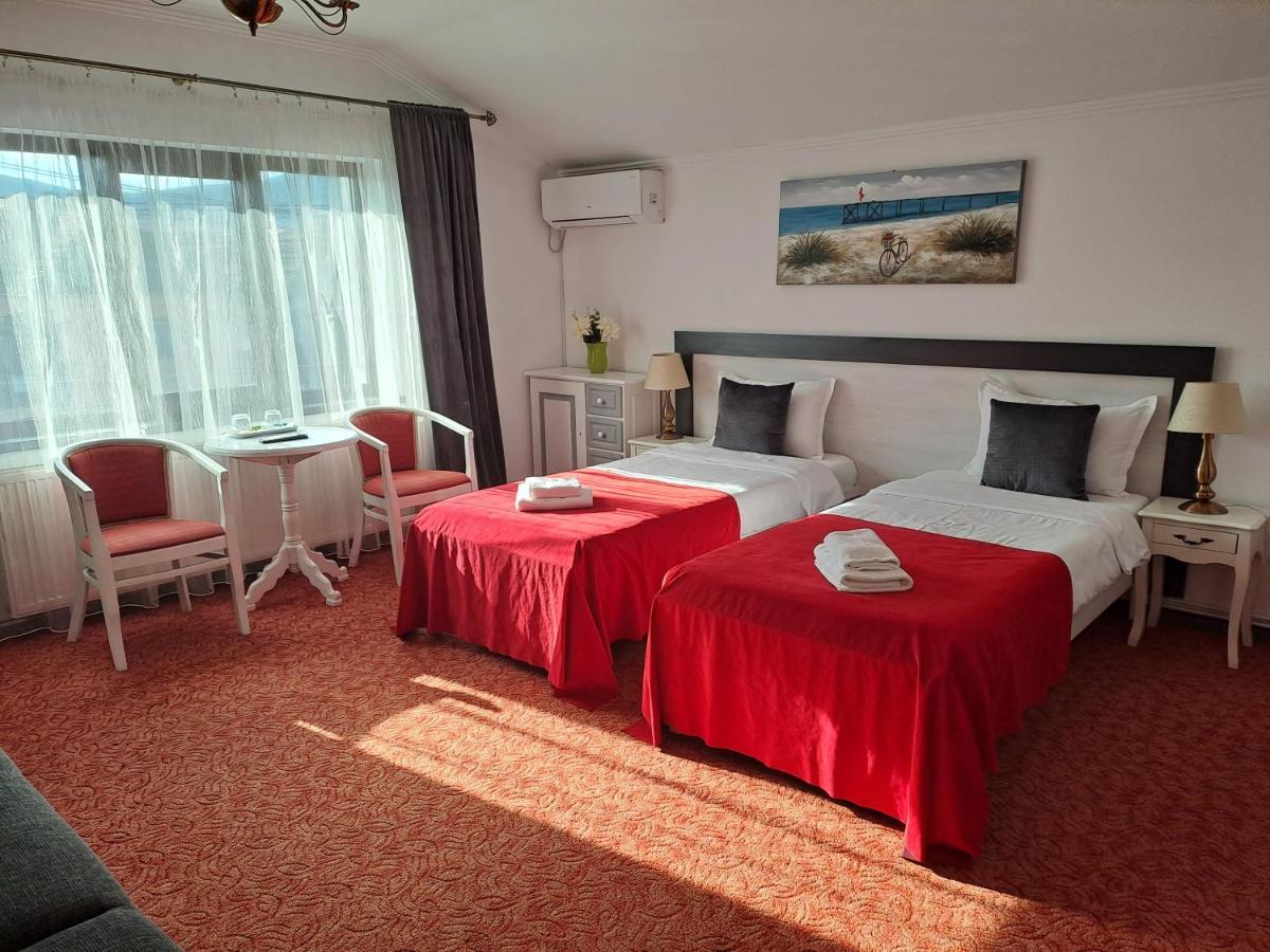 Alexander House Hotel Deva Ngoại thất bức ảnh