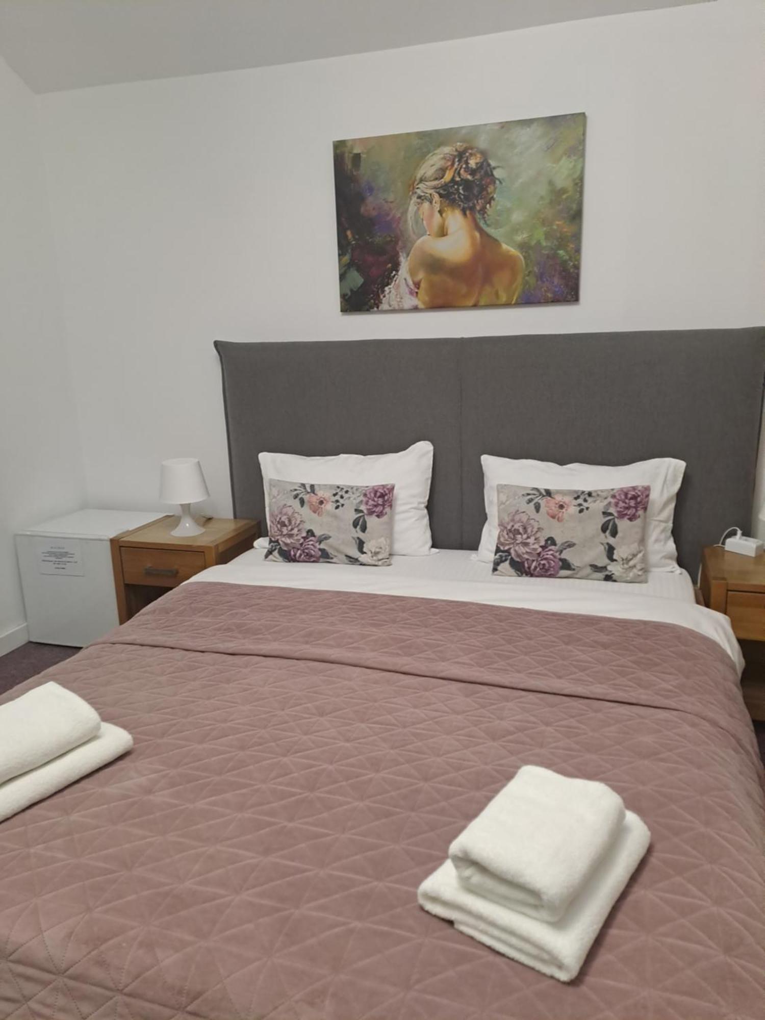 Alexander House Hotel Deva Ngoại thất bức ảnh