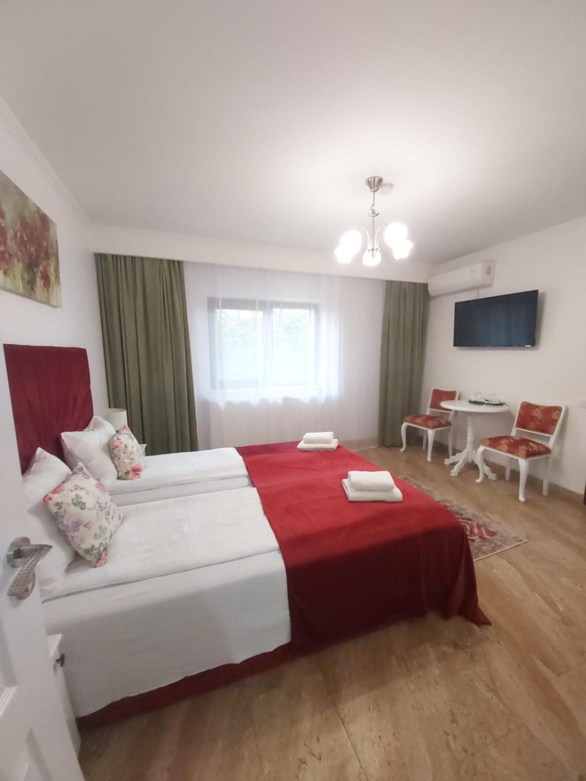 Alexander House Hotel Deva Ngoại thất bức ảnh