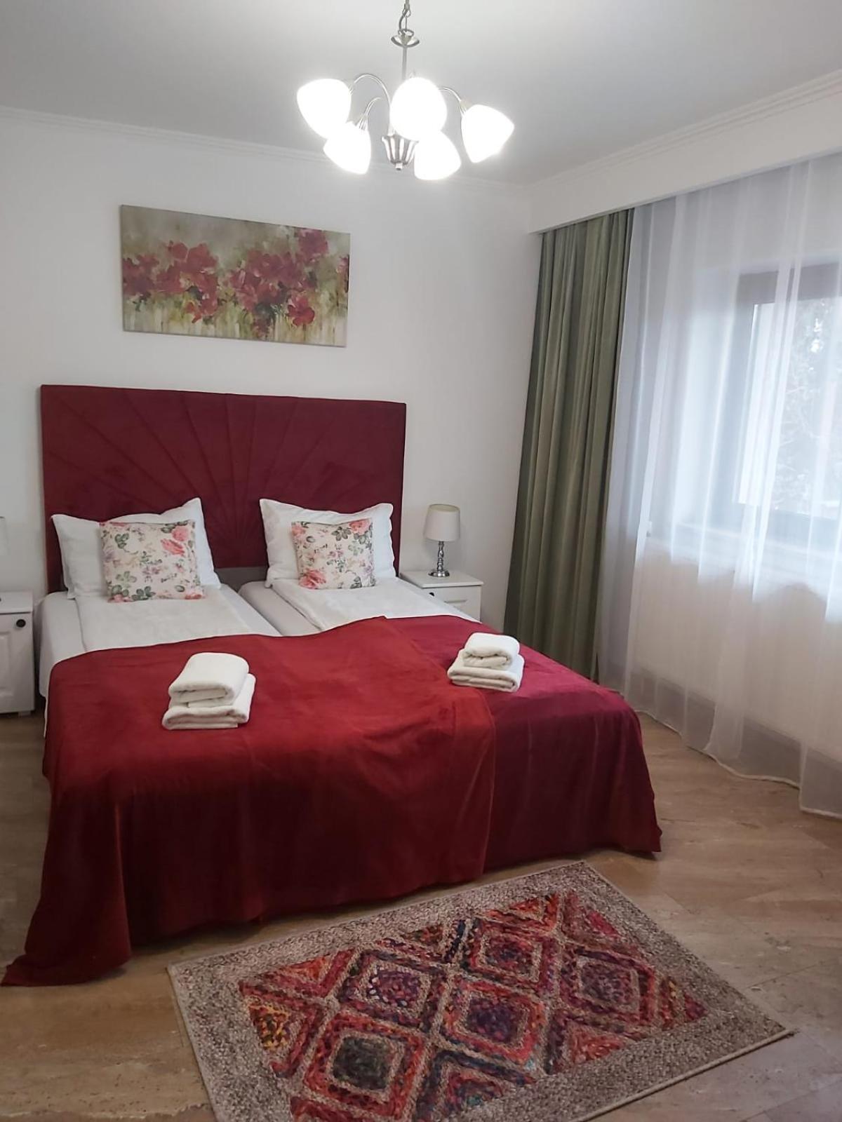 Alexander House Hotel Deva Ngoại thất bức ảnh