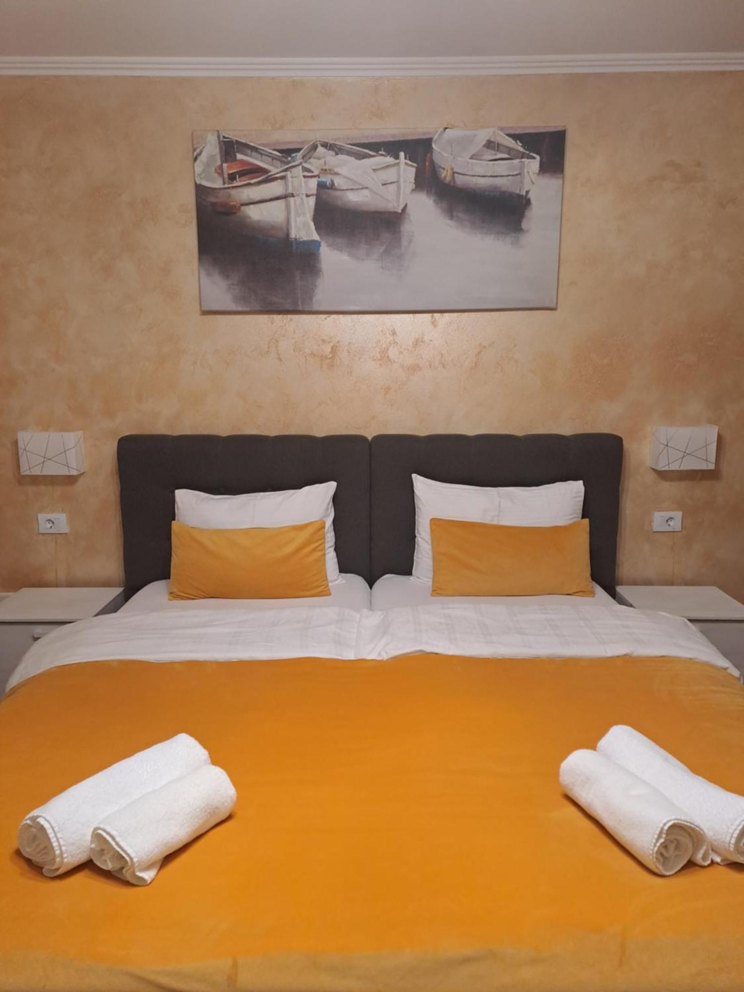 Alexander House Hotel Deva Ngoại thất bức ảnh