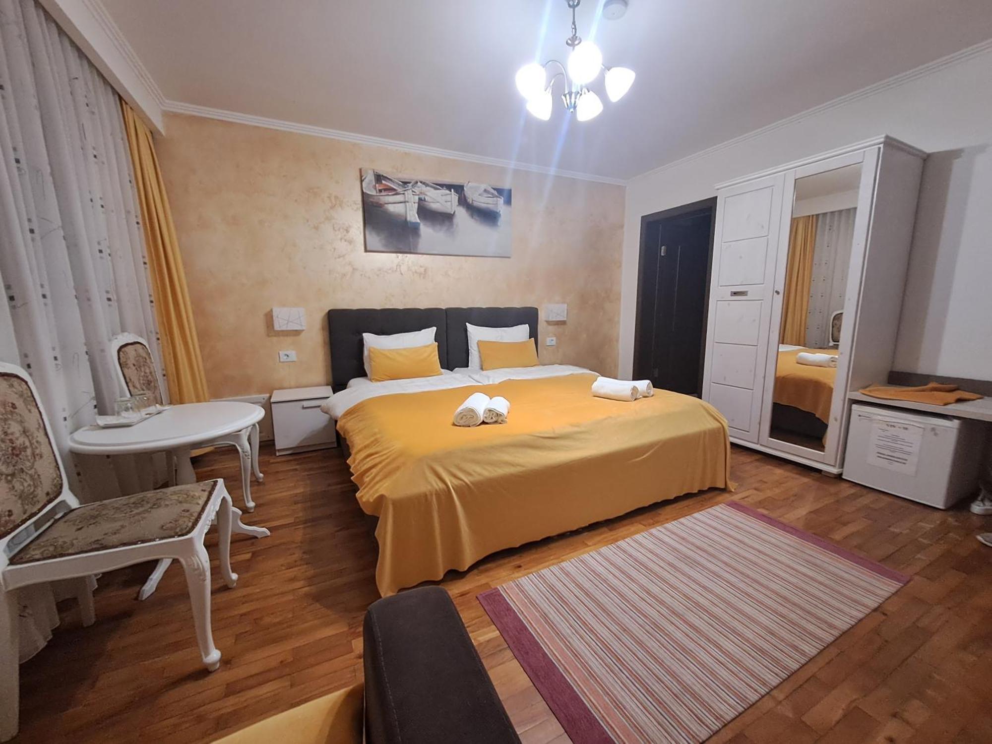 Alexander House Hotel Deva Ngoại thất bức ảnh