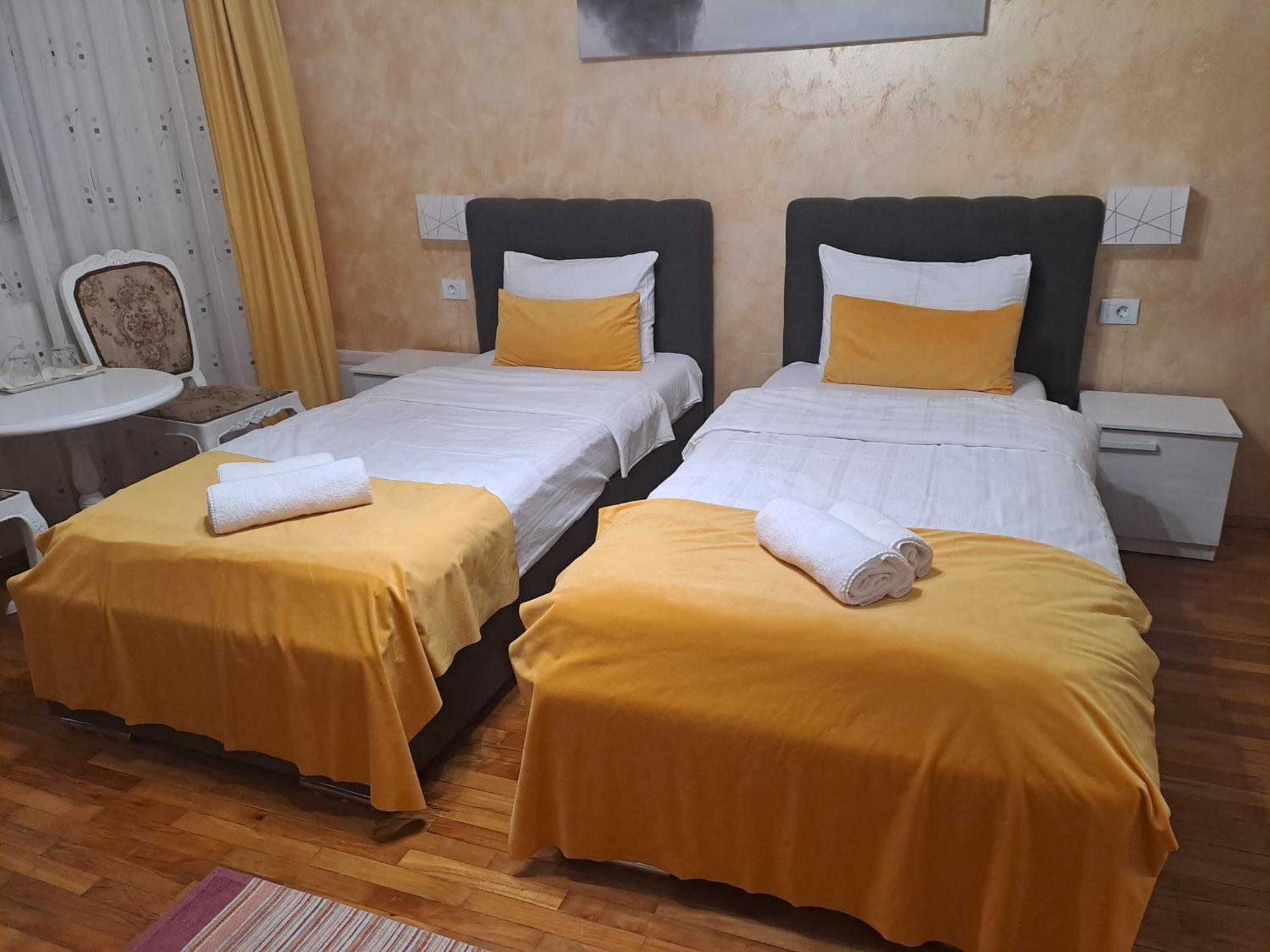 Alexander House Hotel Deva Ngoại thất bức ảnh
