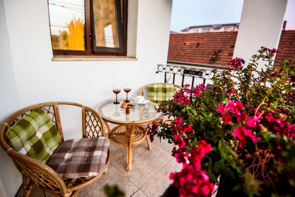 Alexander House Hotel Deva Ngoại thất bức ảnh