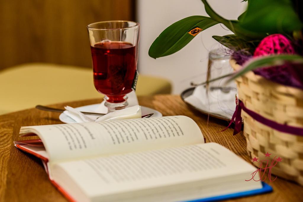 Alexander House Hotel Deva Ngoại thất bức ảnh