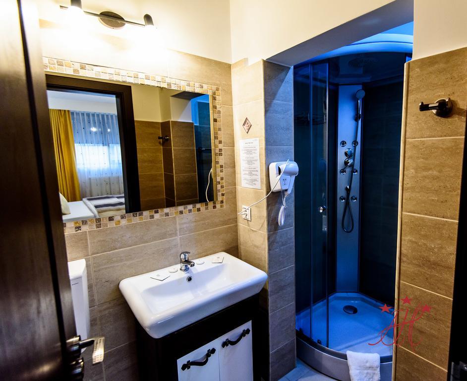 Alexander House Hotel Deva Ngoại thất bức ảnh